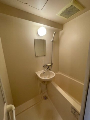 【浴室】 | グランマコイ比恵 | 別号室の写真になります。現況優先。