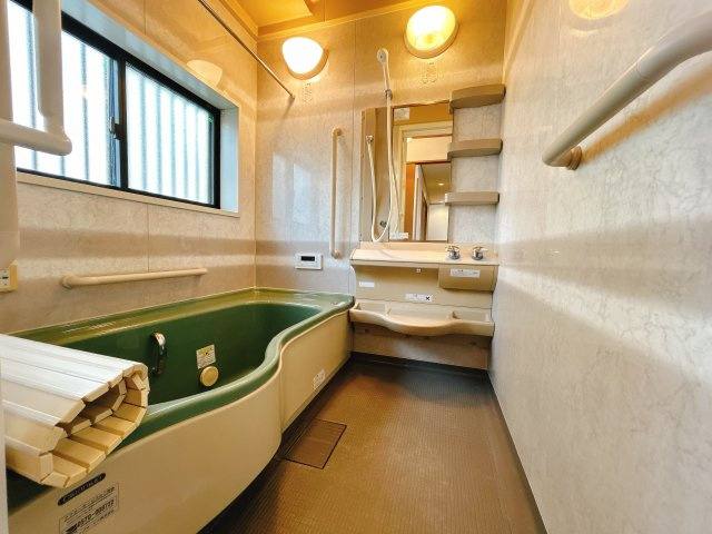 熊谷市円光2丁目の浴室|※未公開物件多数あります！
買取・物件探し・リフォーム・リノベ・管理何でもご相談下さい！
