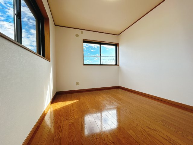 熊谷市円光2丁目の洋室|※未公開物件多数あります！
買取・物件探し・リフォーム・リノベ・管理何でもご相談下さい！
