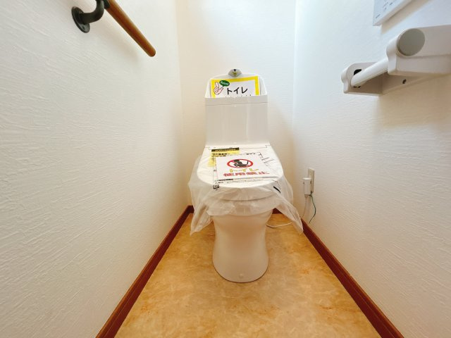 熊谷市円光2丁目のトイレ|※未公開物件多数あります！
買取・物件探し・リフォーム・リノベ・管理何でもご相談下さい！
