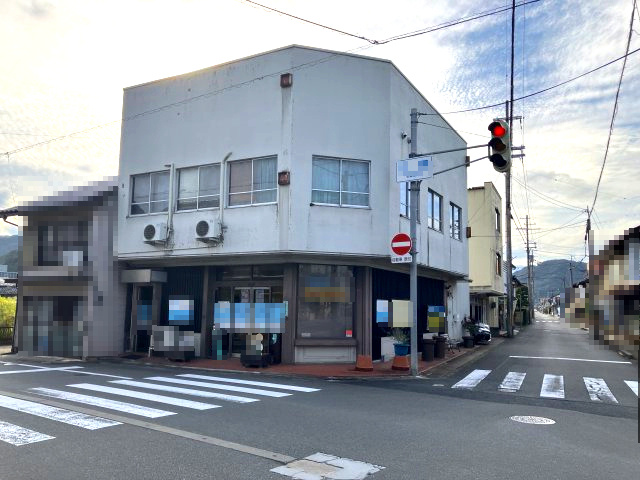 日高町江原　店舗付住居の外観