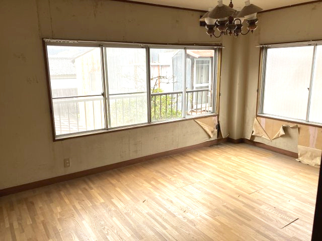 日高町江原　店舗付住居の洋室