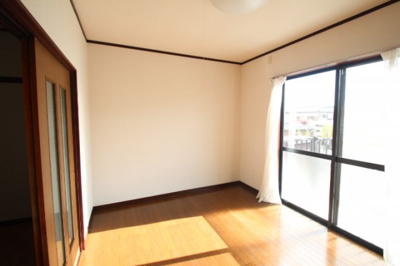 【寝室】 | コントラストD