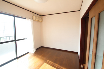 【寝室】 | コントラストD