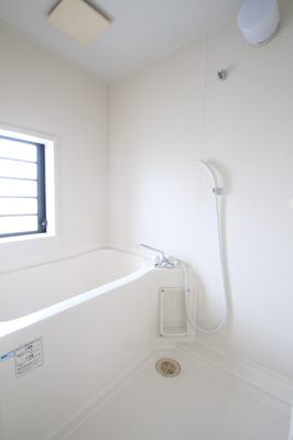 【浴室】 | コントラストD