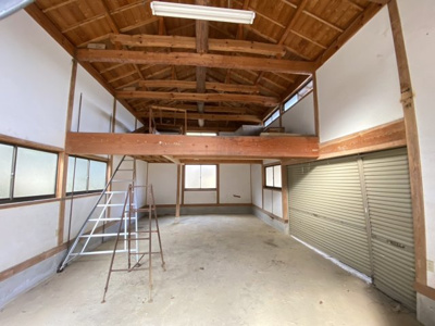 【内装】 | ≪平屋の日本家屋≫　成田市松子　古民家風！ | シャッター付き倉庫