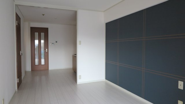 ビルヂィング77の玄関