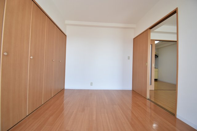 グランパシフィック大正の洋室