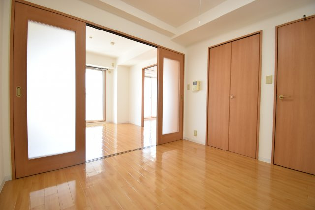 グランパシフィック大正の洋室