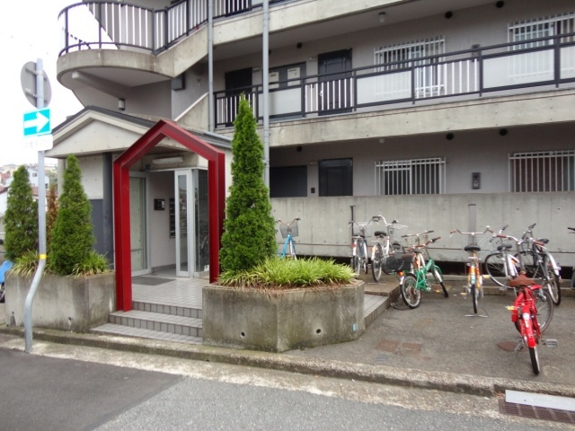 マリンクレール野田のエントランス