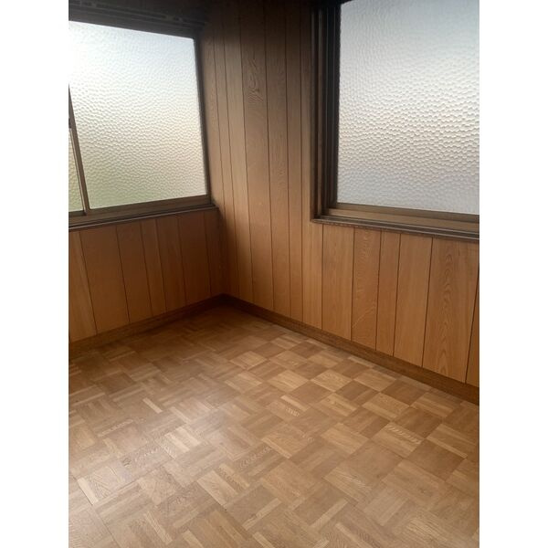 下霞城戸建の居間・リビング