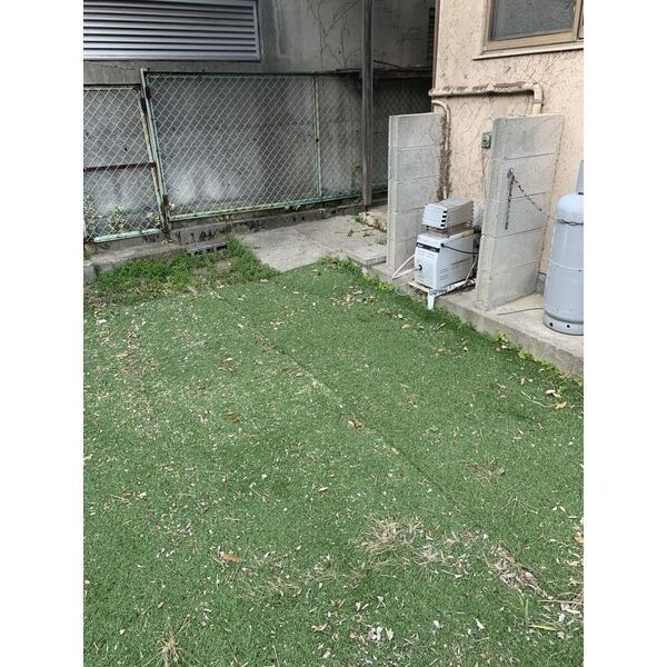 下霞城戸建の庭