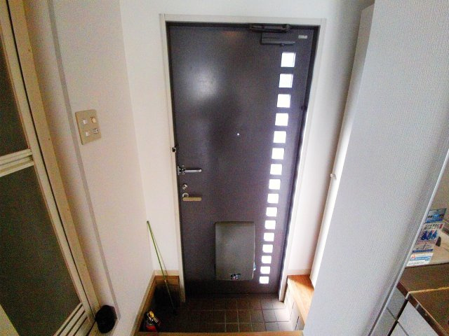 烏帽子ハイツ六甲の玄関