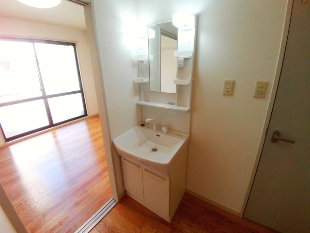 烏帽子ハイツ六甲の洗面所