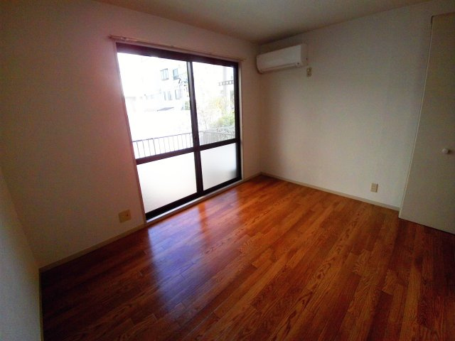 烏帽子ハイツ六甲の居間・リビング