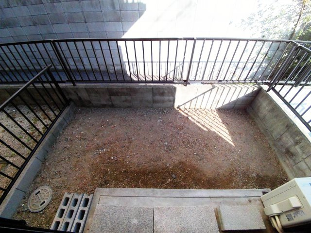 烏帽子ハイツ六甲の庭