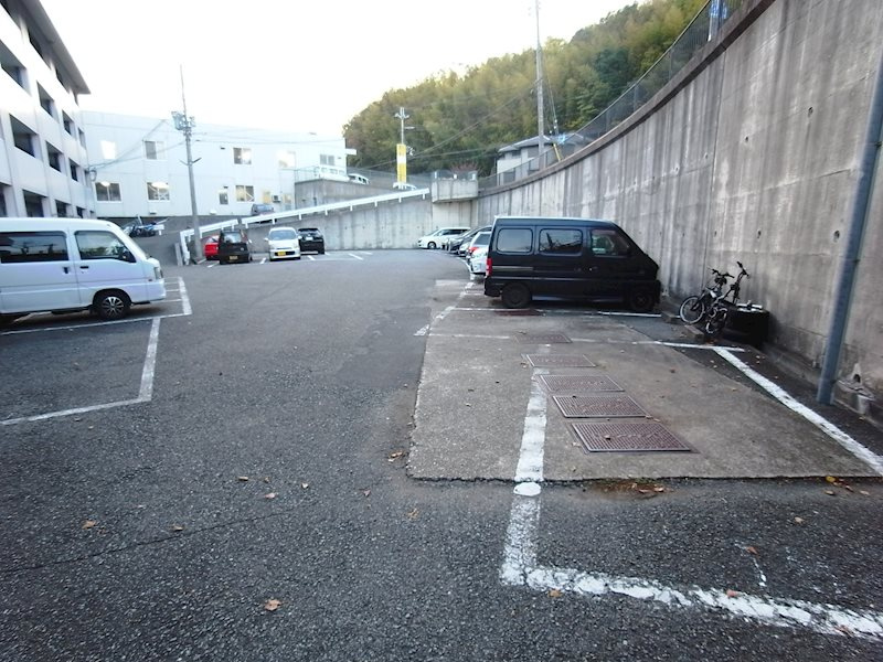 森本マンションの駐車場