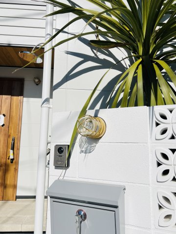 中海岸の暮らしの玄関|細部にまで拘ったカリフォルニアスタイル