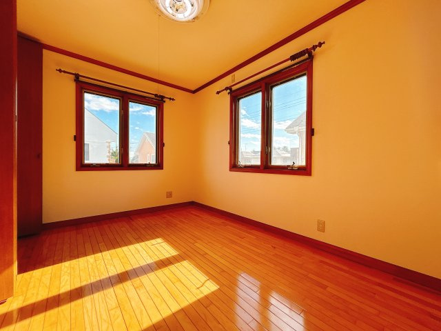 熊谷市瀬南の洋室|※未公開物件多数あります！
買取り・物件探し・リフォーム・リノベ・管理何でもご相談下さい！
