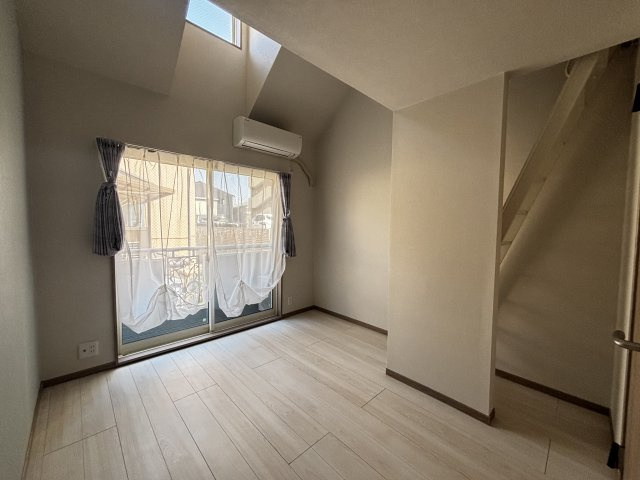 川口市上青木１丁目のアパートの居間・リビング