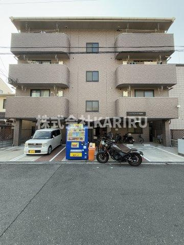 レジスコート今津中の外観