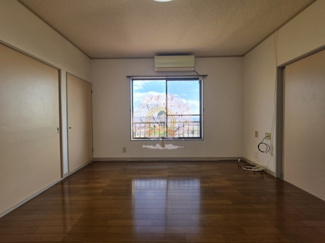 【内装】 | オンディーナ | シューズボックス付の玄関※クリーニング前の写真です。