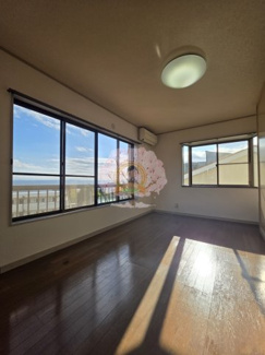 【居間・リビング】 | オンディーナ | ２面採光で明るいお部屋