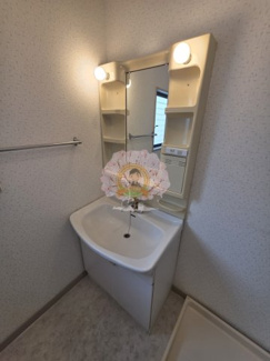 【洗面所】 | オンディーナ | 朝の支度に嬉しい洗髪洗面化粧台