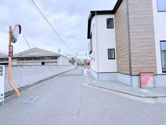 新築戸建・建売　いわき市平五色町1期　Erde　全2棟の前面道路含む現地写真