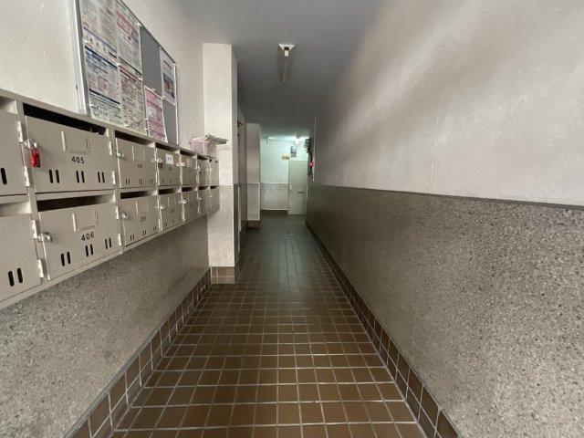 大阪市北区長柄中１丁目の賃貸マンションのロビー