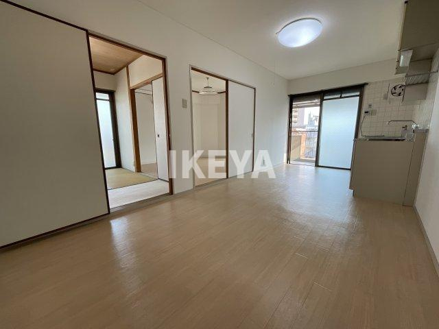 大阪市北区長柄中１丁目の賃貸マンションの居間・リビング