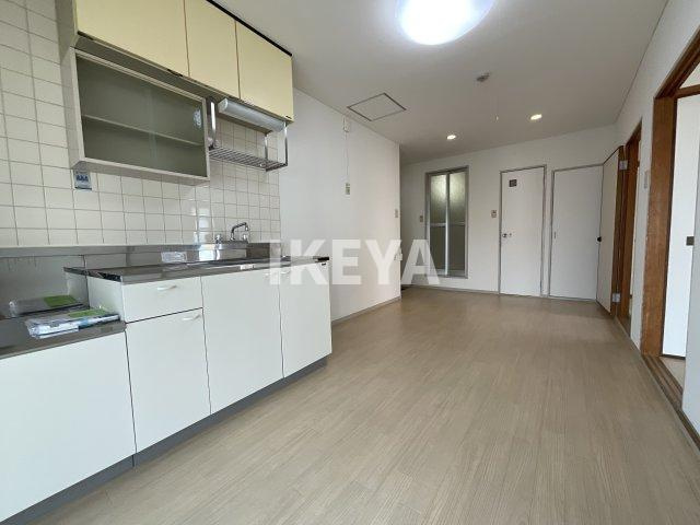 大阪市北区長柄中１丁目の賃貸マンションの居間・リビング