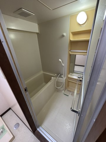 【浴室】 | ヴィラクラマス | 日々の疲れを癒すお風呂付です（同タイプのお部屋です。現況を優先します。）