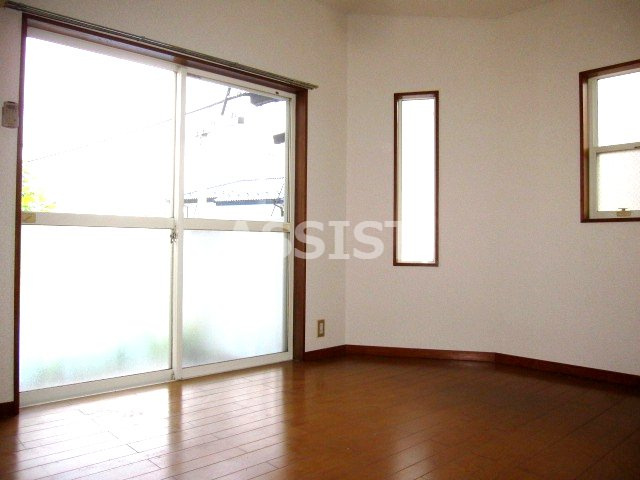 泉コーポの居間・リビング|内見可能♪お電話がご案内スムーズです♪オンラインもOK♪