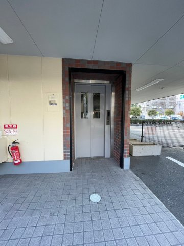 アドミール宝塚のエントランス|落ち着いたエントランスです