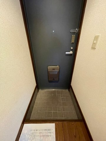 アドミール宝塚の玄関|明るい玄関です