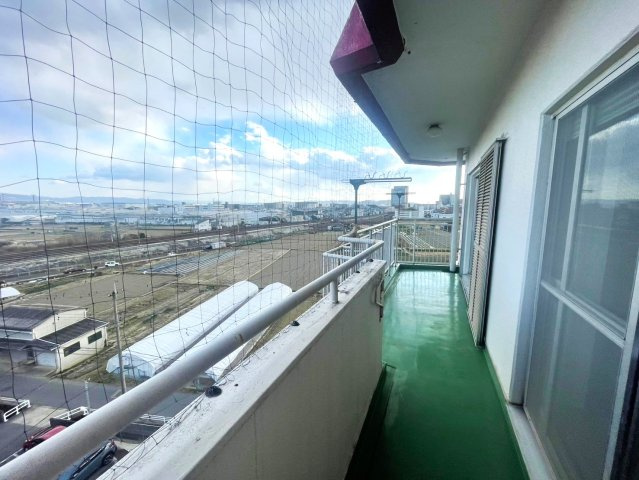 ◆室内改装済み◆７階建て最上階の三方角住戸◆阪急西向日駅徒歩１３分◆イトーピア向日マンションA棟のバルコニー|バルコニー