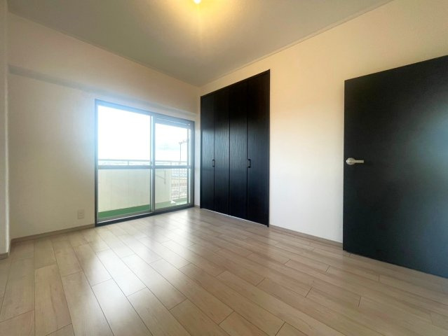 ◆室内改装済み◆７階建て最上階の三方角住戸◆阪急西向日駅徒歩１３分◆イトーピア向日マンションA棟の洋室|洋室