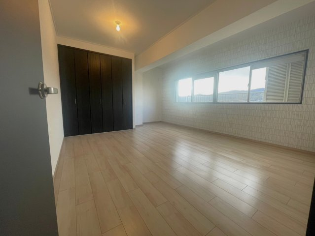 ◆室内改装済み◆７階建て最上階の三方角住戸◆阪急西向日駅徒歩１３分◆イトーピア向日マンションA棟の洋室|洋室