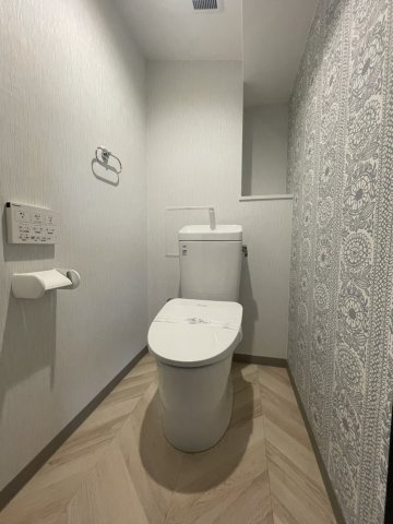 ◆室内改装済み◆７階建て最上階の三方角住戸◆阪急西向日駅徒歩１３分◆イトーピア向日マンションA棟のトイレ|トイレ