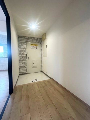 ◆室内改装済み◆７階建て最上階の三方角住戸◆阪急西向日駅徒歩１３分◆イトーピア向日マンションA棟の玄関|玄関