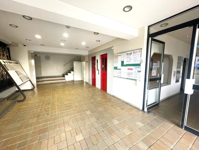 ◆室内改装済み◆７階建て最上階の三方角住戸◆阪急西向日駅徒歩１３分◆イトーピア向日マンションA棟のロビー|ロビー