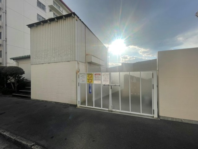 ◆室内改装済み◆７階建て最上階の三方角住戸◆阪急西向日駅徒歩１３分◆イトーピア向日マンションA棟のその他共用部分|ゴミ置き場