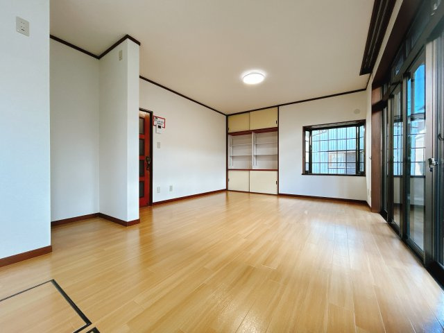 熊谷市別府２丁目の居間・リビング|※未公開物件多数あります！
買取り・物件探し・リフォーム・リノベ・管理何でもご相談下さい！
