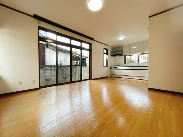 熊谷市別府２丁目の居間・リビング|※未公開物件多数あります！
買取り・物件探し・リフォーム・リノベ・管理何でもご相談下さい！
