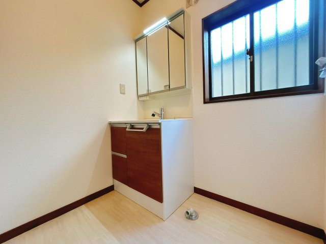 熊谷市別府２丁目の独立洗面台|※未公開物件多数あります！
買取り・物件探し・リフォーム・リノベ・管理何でもご相談下さい！
