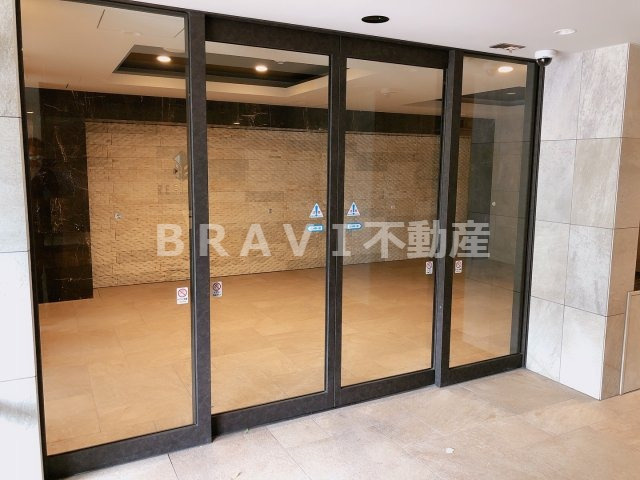 レシオス大阪城公園　BRAVI不動産のエントランス|【レシオス大阪城公園】ゆとりのあるエントランスです