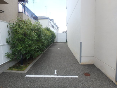 【駐車場】 | グロース西宮北口 | 駐車場です