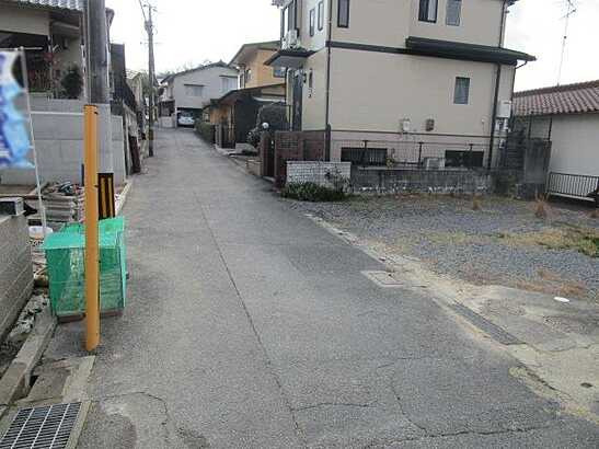 【前面道路含む現地写真】