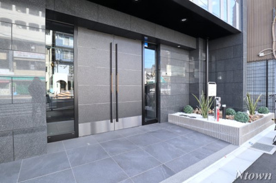 【エントランス】 | ディアレイシャス名古屋太閤通Ⅲ | 清潔なエントランスです